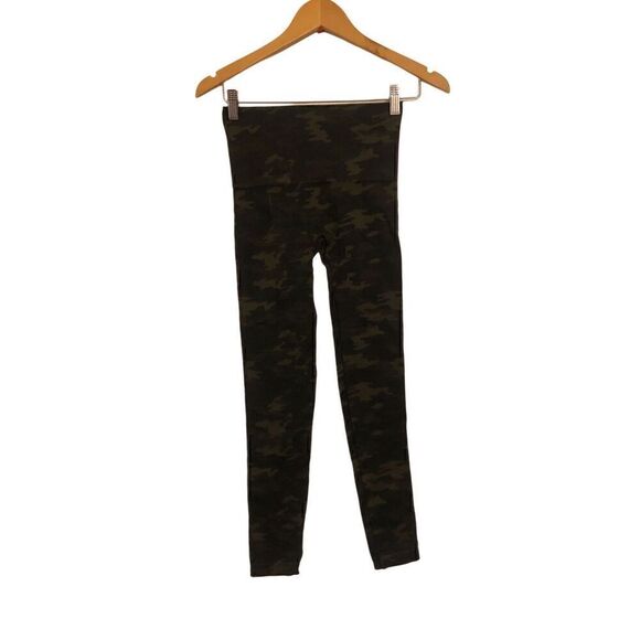 Brand New SPANX Look At Me Now Seamless Green Camo Leggings Medium - Picture 4 of 12